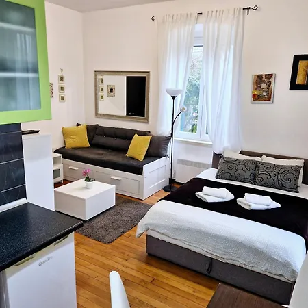 招待所 海滩城市珍珠公寓酒店 斯普利特